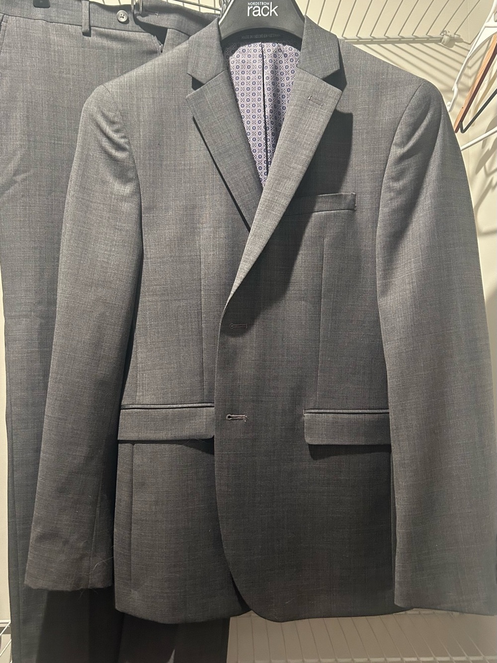 Original Penguin Men's Gray Two-Button Suit - Jacket 38R, Pants 33x30 Wool Blend - Picture 3 of 8